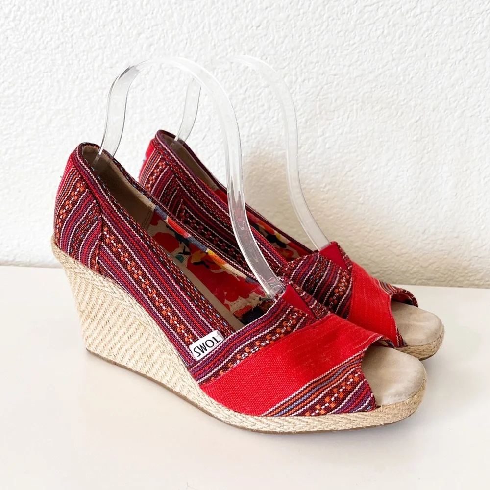 Toms Lina Red Canvas Embroidered Wedges Size 8.5